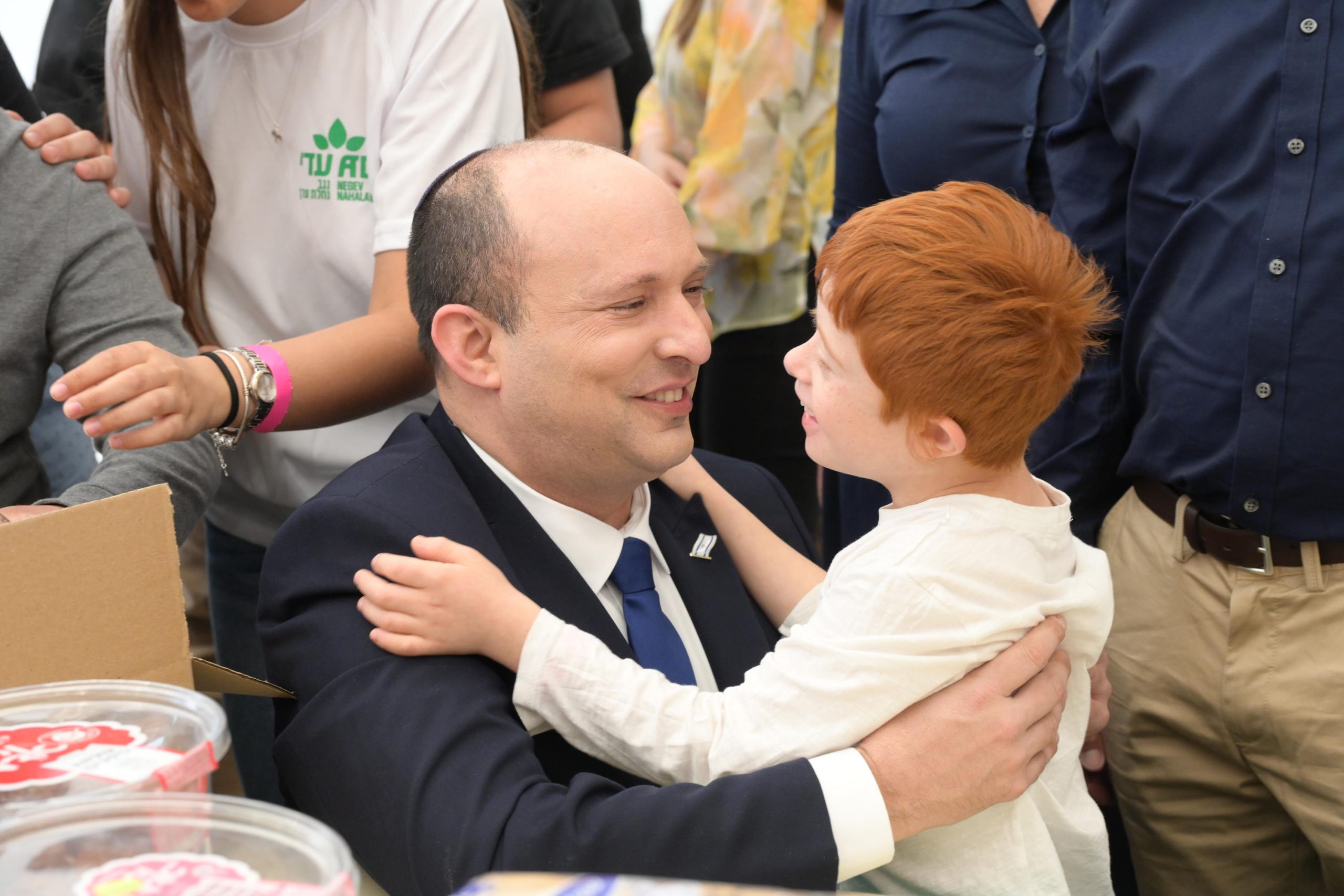 נפתלי בנט עם ילד עם מגבלויות Naftali Bennet with a child with disabilities